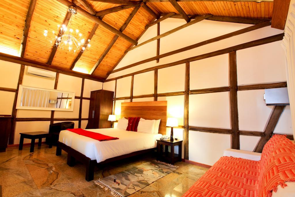 Roof Of Africa Hotel Виндхук Экстерьер фото