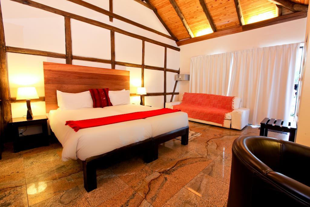 Roof Of Africa Hotel Виндхук Экстерьер фото