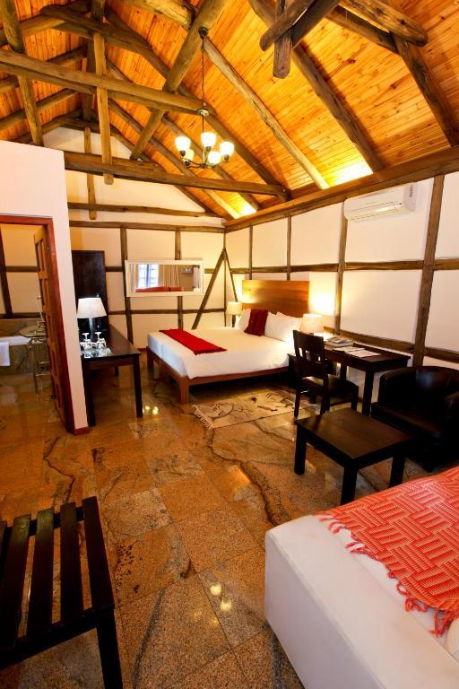 Roof Of Africa Hotel Виндхук Номер фото